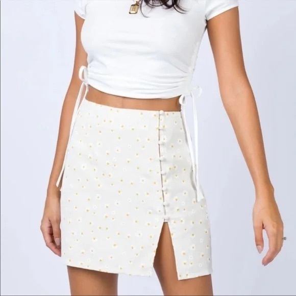 PRINCESS POLLY FERNIE FLORAL SKIRT - Picture 1 of 6